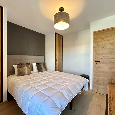 Apartment L'expression B12 *