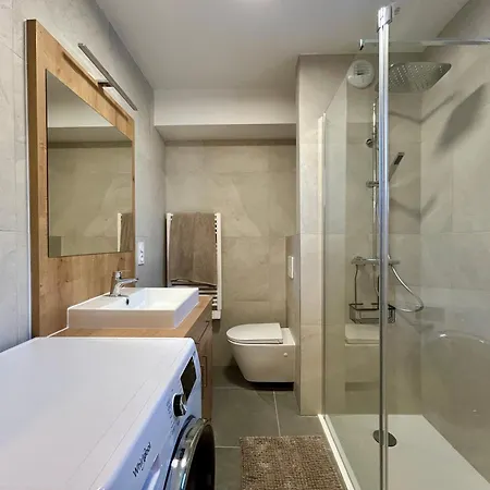 Apartment L'expression B12 *